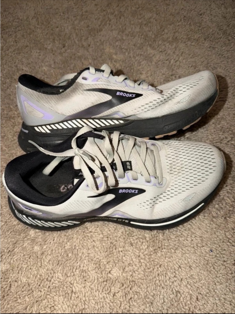 Brooks Women's White, Black & Lavender Running Shoes